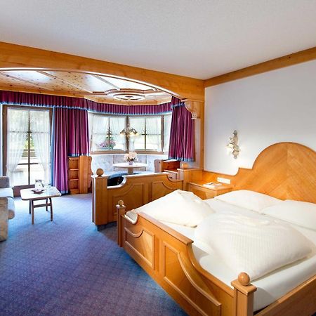 Hotel Bergland Lermoos Exteriör bild