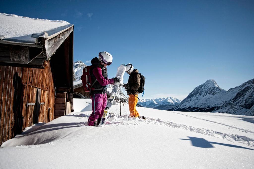 Hotel Bergland Lermoos Exteriör bild
